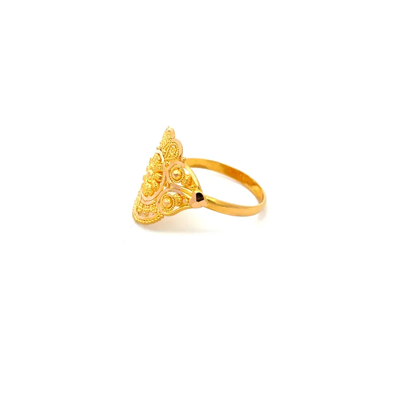 Elegant 22 Karat Yellow Gold Ring for Women Size 8.5