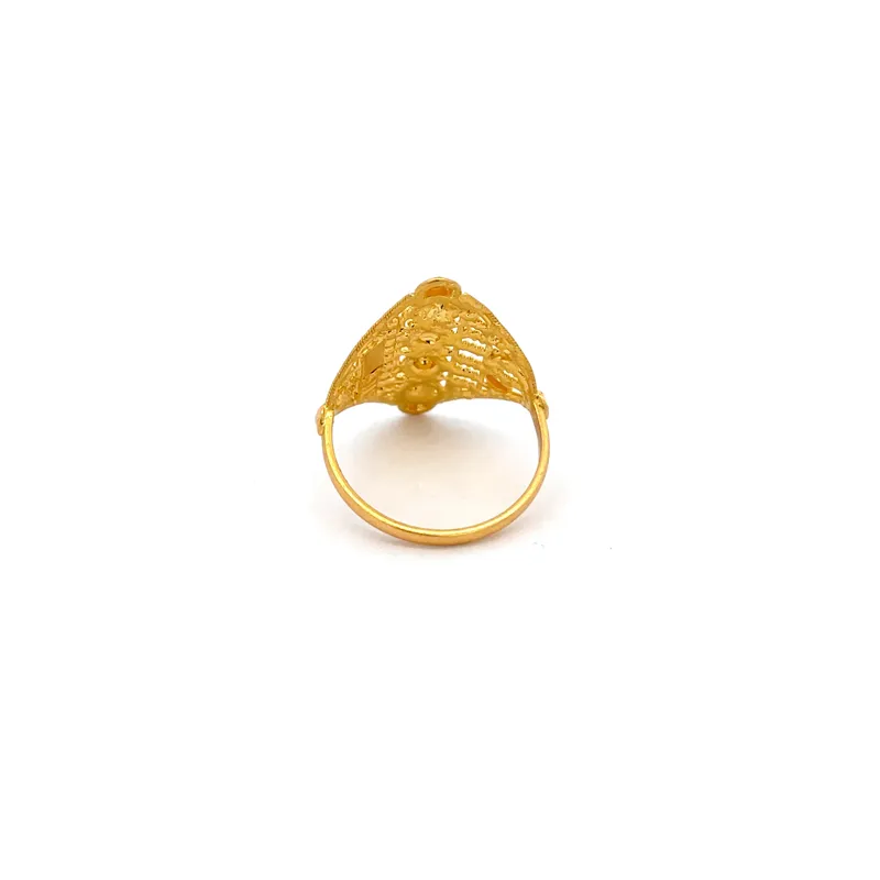 Elegant 22 Karat Yellow Gold Ring Simple Design Size 6