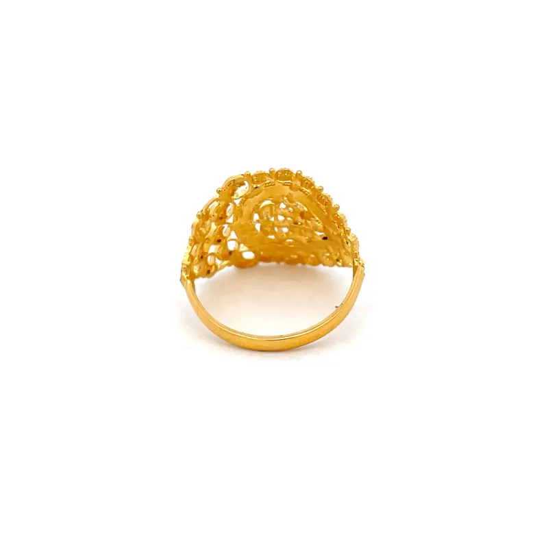 Elegant 22k Yellow Gold Ring Size 6.5 for Everyday Wear or Special Occasions
