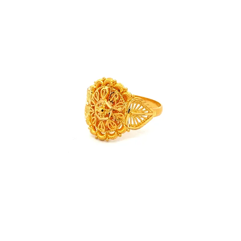 Elegant 22k Yellow Gold Ring Size 7.5 for Timeless Appeal