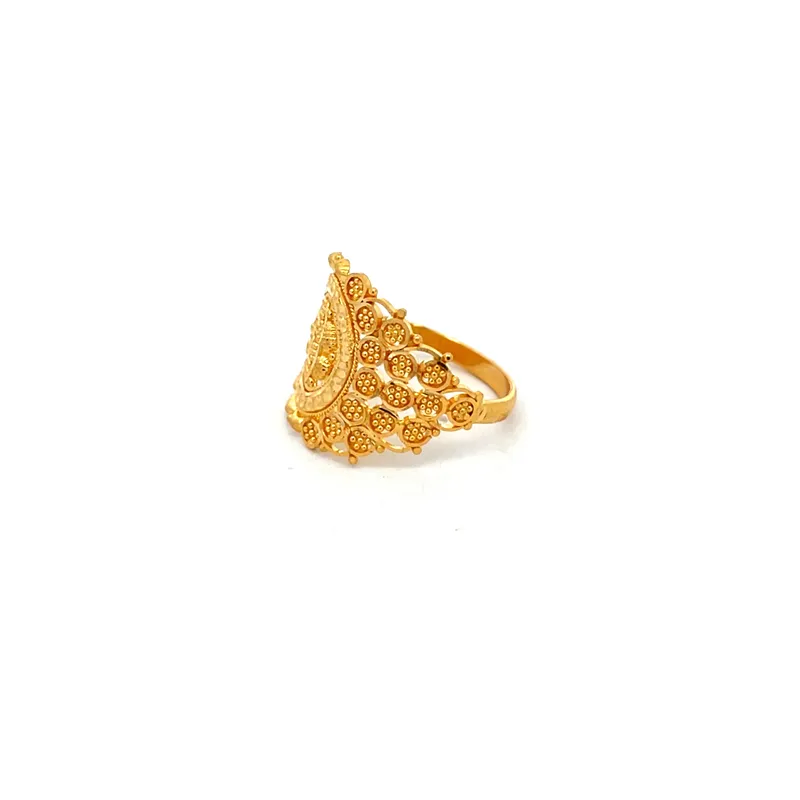 Elegant 22k yellow gold ring, classic design, comfortable fit for everyday wear