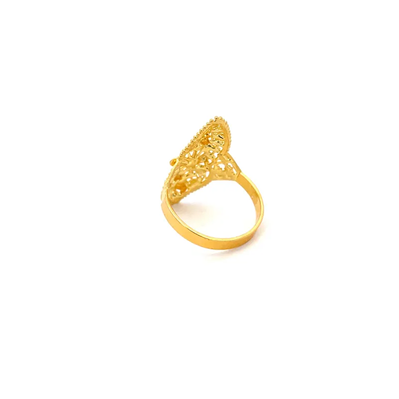 Elegant 22k yellow gold ring in size 6.5 for timeless appeal