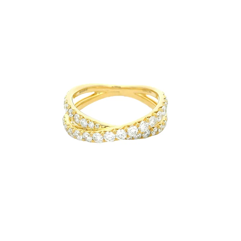 Stunning Crossover Diamond band in 18K Gold