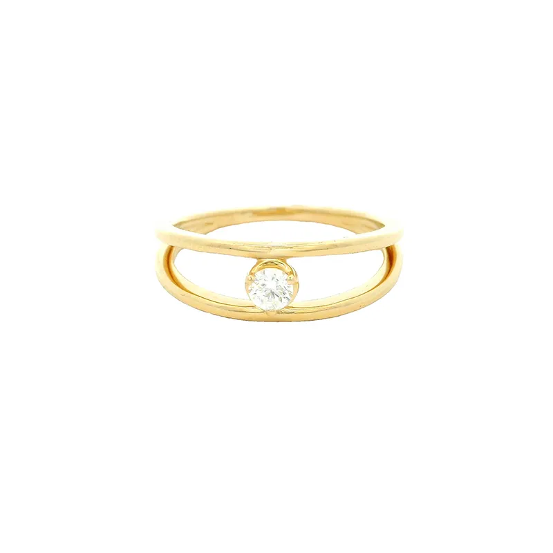 Timeless Yellow Gold and Diamond Ring