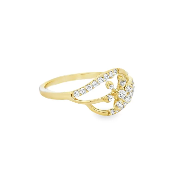 Elegant Gold Ring with Sparkling Accents