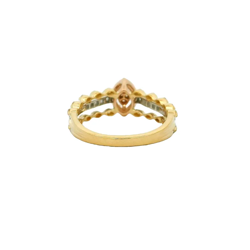 Exquisite Gold Diamond Ring