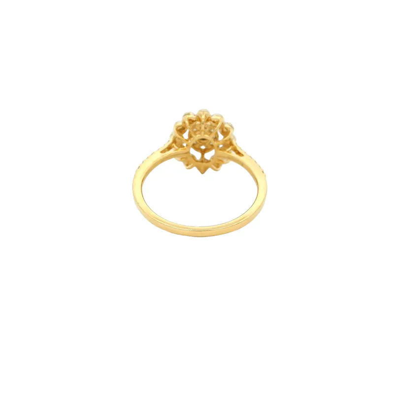 Elegant Floral Diamond Ring - Oval