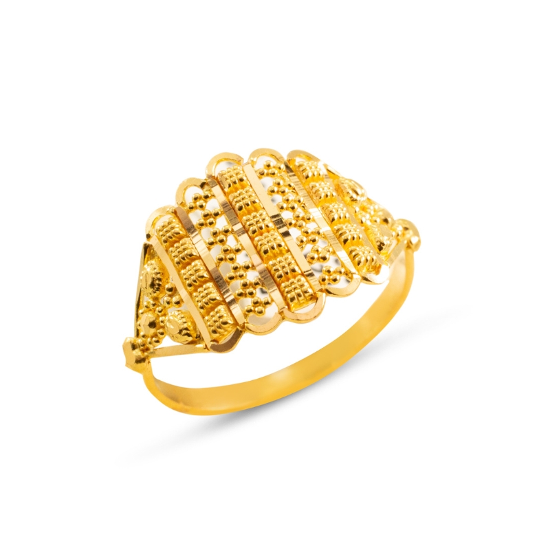 Almas 18K Gold & Diamond Stylish Princess-Shaped Ring