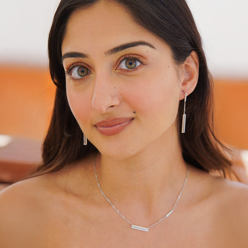 Elegant Bar Pendant Necklace Set