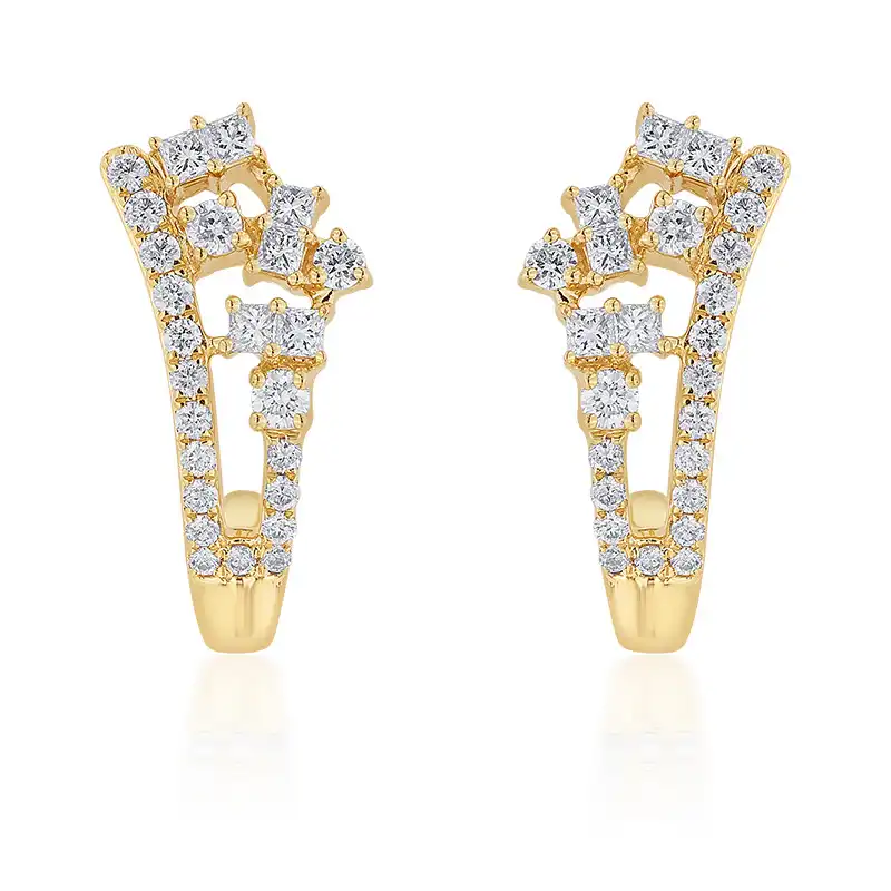 Delicate 18K Gold Diamond Pendant Set