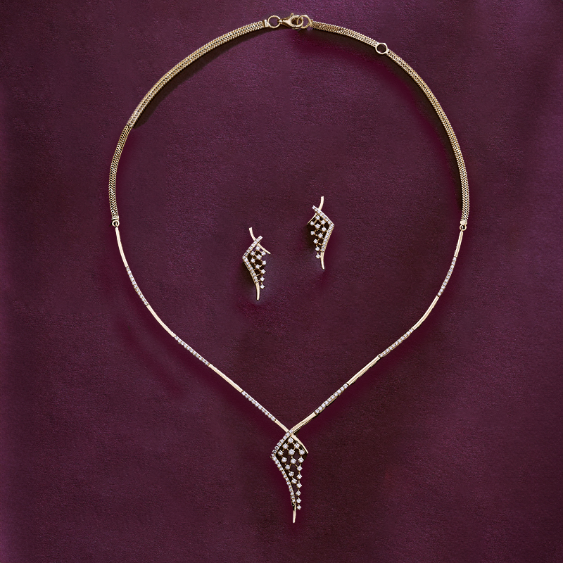 Luxurious Elegance, Gold Diamond Necklace Set