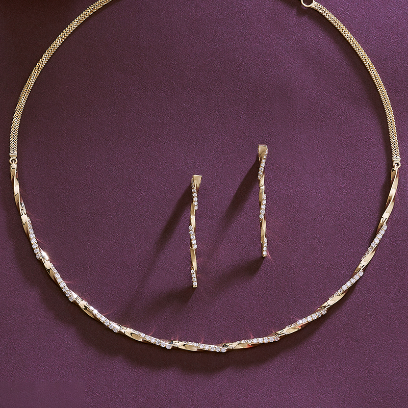 Modern Yellow Gold Diamond Necklace Set