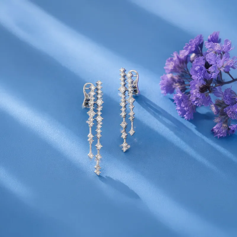 18K White Gold Diamond Hanging Earrings