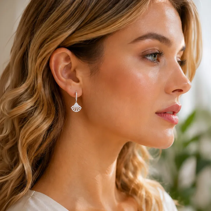 18K White Gold Dangling Earrings