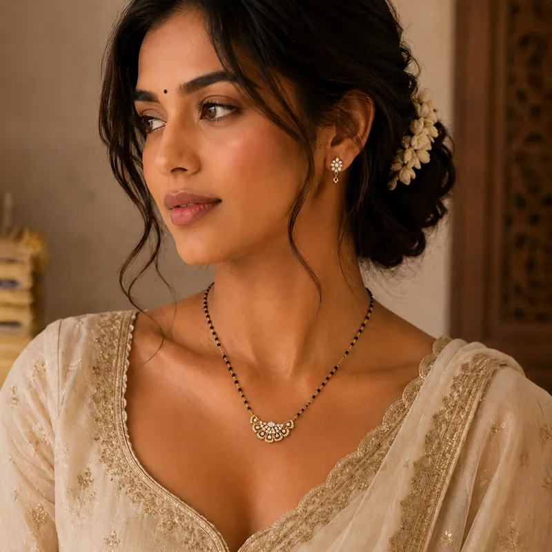 Beautiful 18K Yellow Gold Necklace with a Sparkling Diamond for Timeless Elegance