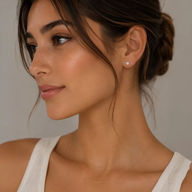 18K White Gold Diamond Simple Stud Earrings